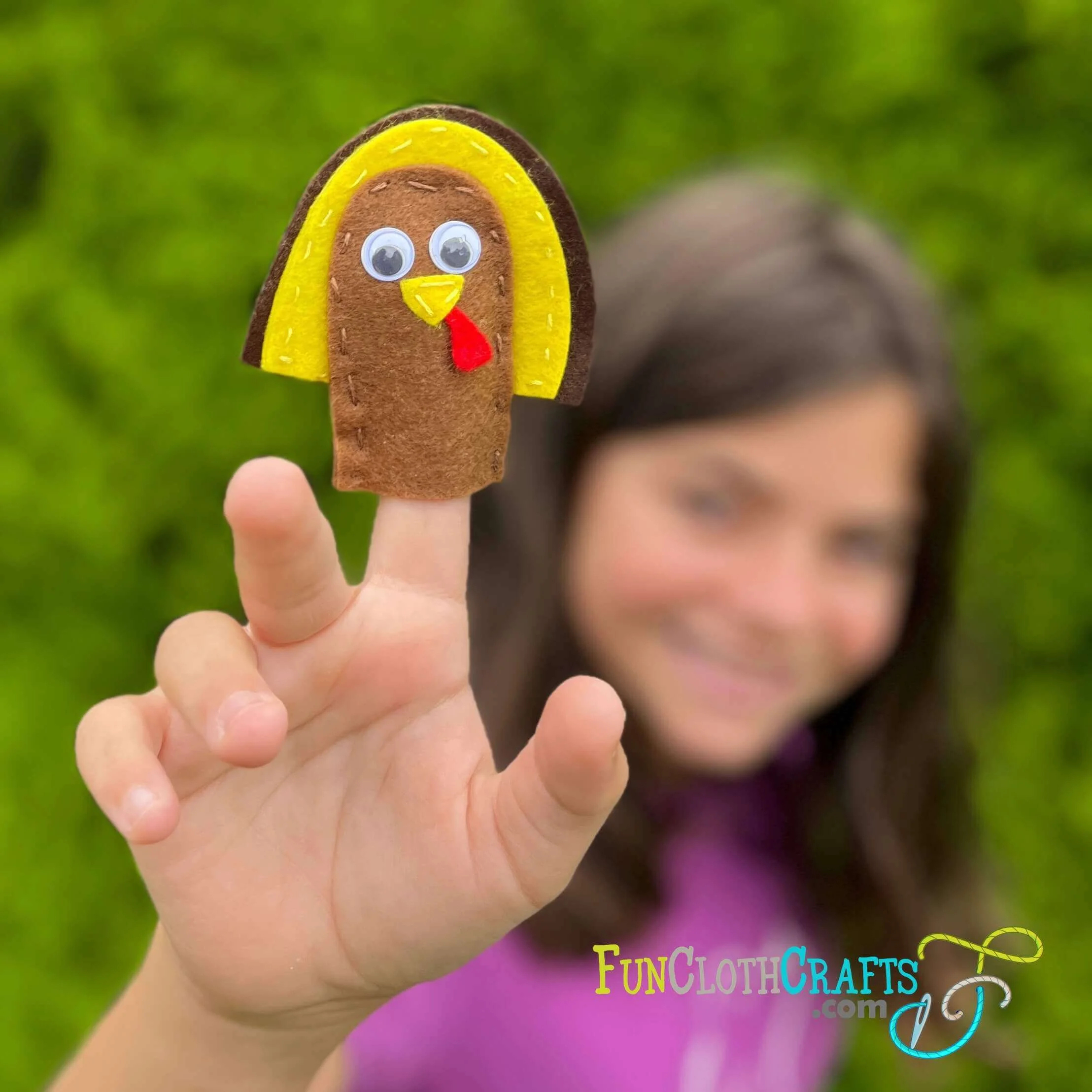 Thanksgiving Crafts: Turkey Finger Puppet (Free Pattern) | Fun in Turkey Finger Puppet Template