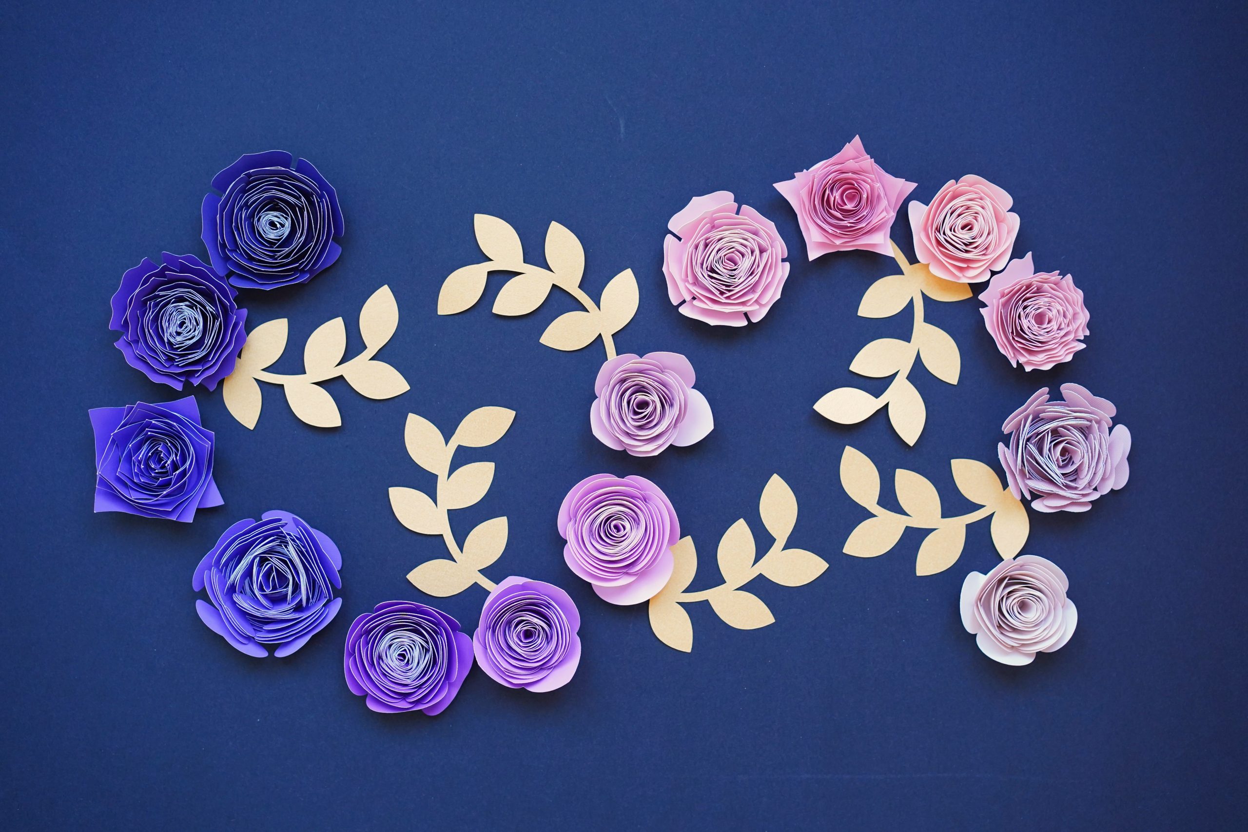 14 Deluxe Rolled Flower Set Free Templates Included