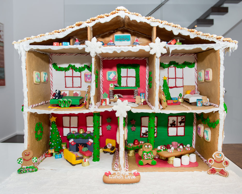 Home Alone Epic Gingerbread Dollhouse