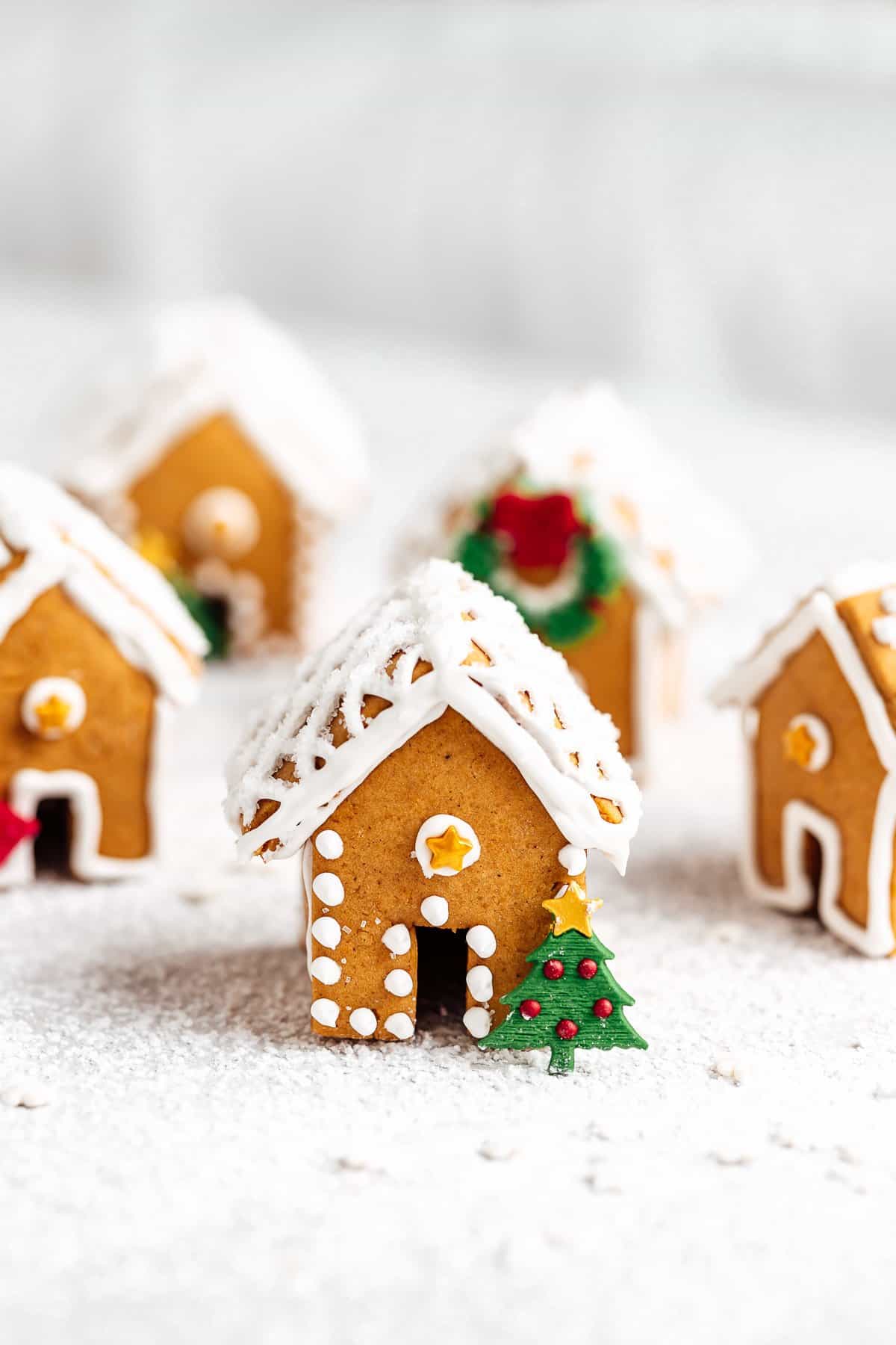 Mini Gingerbread Houses Mini Gingerbread Houses
